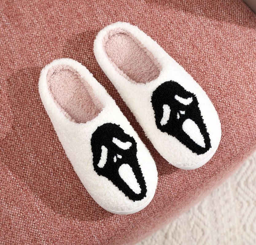 Halloween Screaming Skull Pattern Unisex Home Winter Fur Slippers